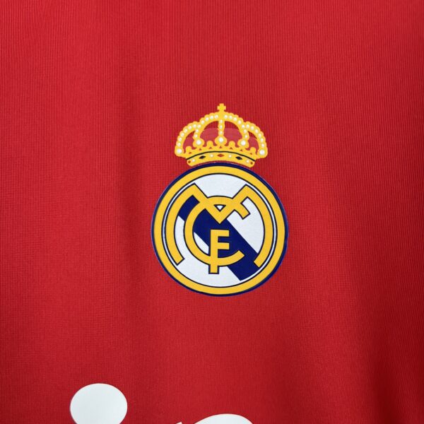 maglia real madrid rossa 11/12 stemma