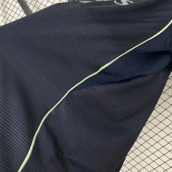 nuova maglia real madrid 2025-2026 lato