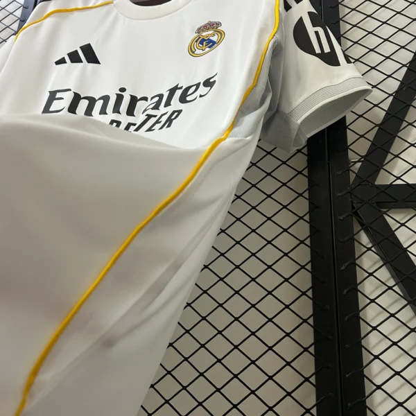 Nuova Maglia Real Madrid 2025-2026 Bianca lato