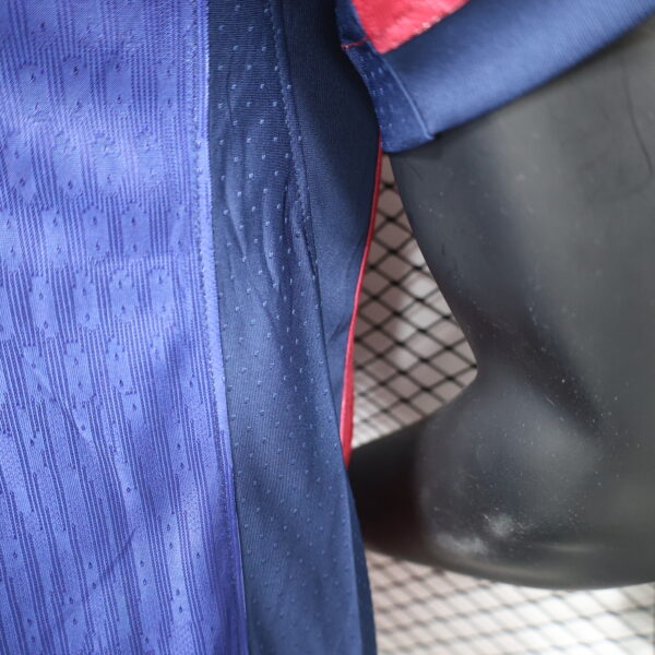 Maglia del FC Barcelona 2024-2025 laterale