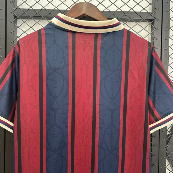 Camiseta 125 aniversario FC Barcelona cuello anterior