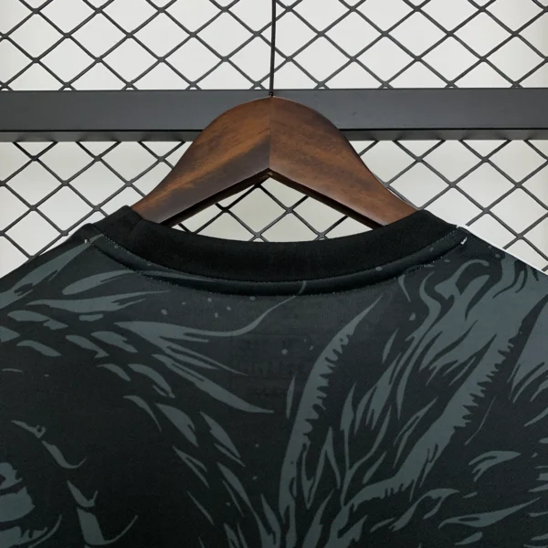 maglia real madrid drago 2025 scollo anteriore