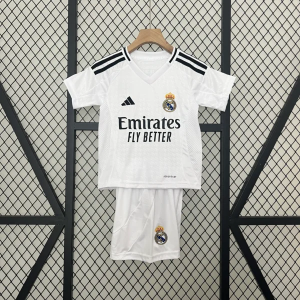 Conjunto Real Madrid niño 2024-2025 Mbappé