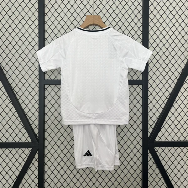 Conjunto Real Madrid niño 2024-2025 Mbappé dorsal
