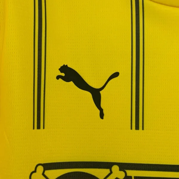 Nuova maglia Borussia Dortmund 2025-2026 One Piece logo