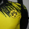 Nuova maglia Borussia Dortmund 2025-2026 stemma