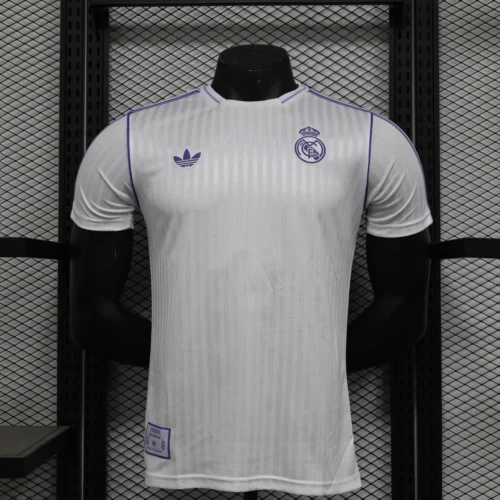 Nuova maglia Edizione Speciale Real Madrid 2025