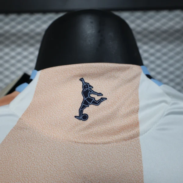 Nuova maglia Spagna 2025-2026 collo