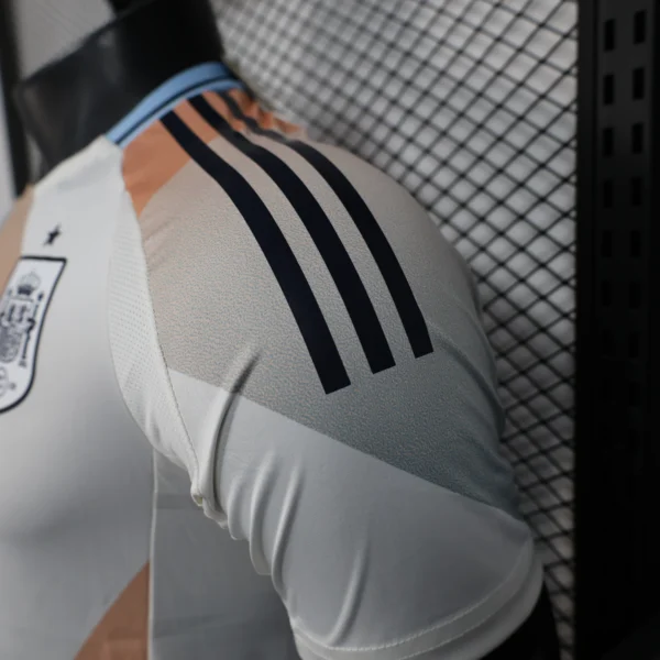 Nuova maglia Spagna 2025-2026 manica