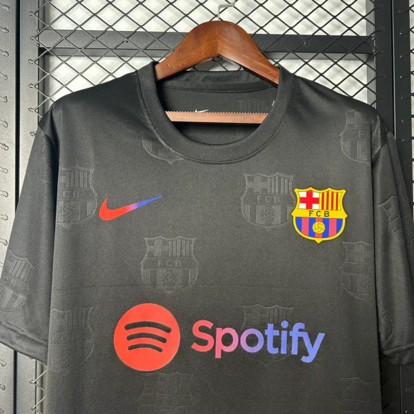 Nuova maglia FC Barcelona 2025-2026 nera petto