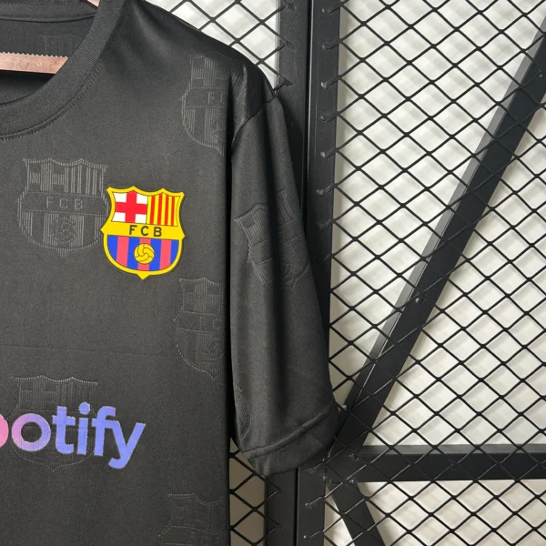 Nuova maglia FC Barcelona 2025-2026 nera manica
