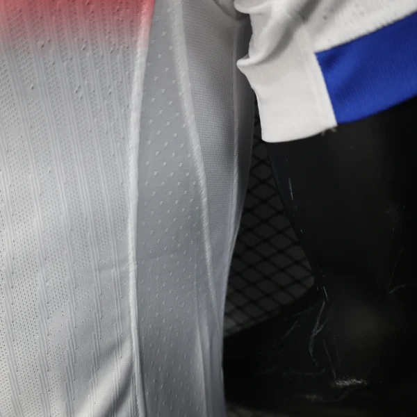 Nuova maglia Nazionale Inghilterra 2025 lato