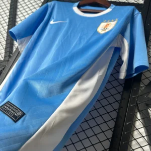 Nuova maglia Uruguay mondiale 2026 celeste laterale