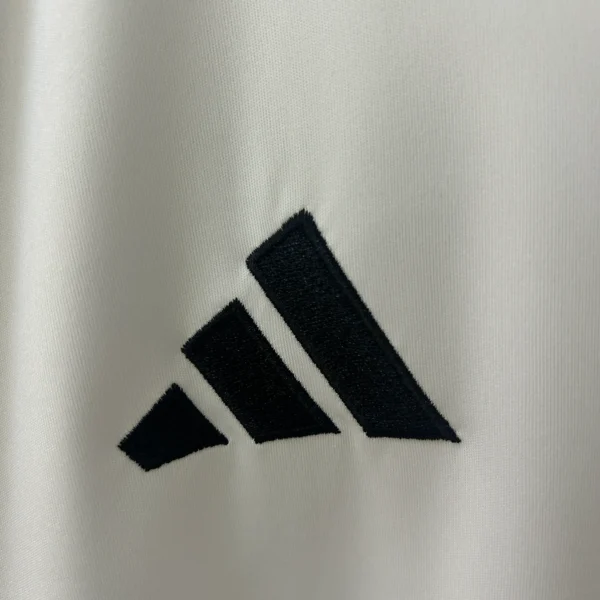 Nuova Maglia Arsenal Bianca Edizione logo