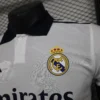 maglia edizione speciale real madrid 2025 stemma