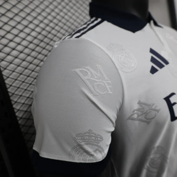 maglia edizione speciale real madrid 2025 manica-1