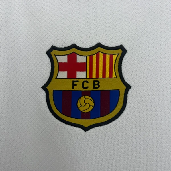 camiseta fc barcelona 2025 escudo