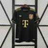 nuova maglia bayern monaco nera 2025