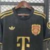 nuova maglia bayern monaco nera 2025 collo