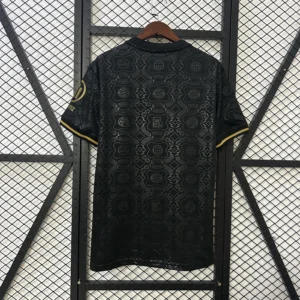 nuova maglia bayern monaco nera 2025 dorso