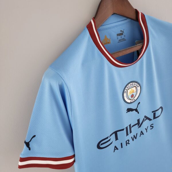 Maglia Manchester City 2022-2023 spalla