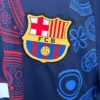 Maglia blu FC Barcelona 2025-2026 stemma