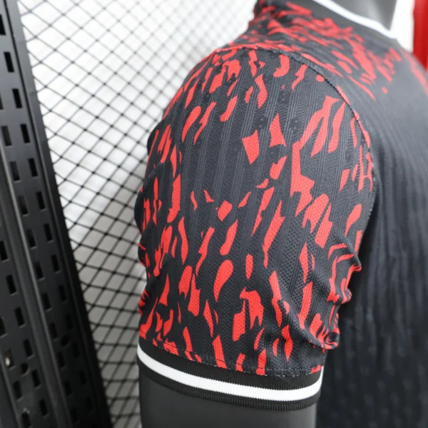 Maglia FC Barcelona Leone Rosso 2024-2025 spalla