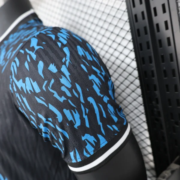 Maglia FC Barcelona Leone blu 2024-2025 manica