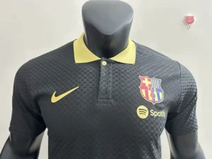 Dettaglio colletto Maglia FC Barcelona nera 2025-2026
