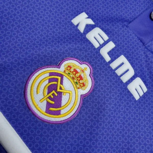 Maglia Real Madrid 1997-1998 viola stemma