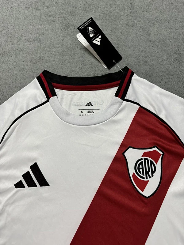 Maglia River Plate 2025-2026 Mastantuono collo