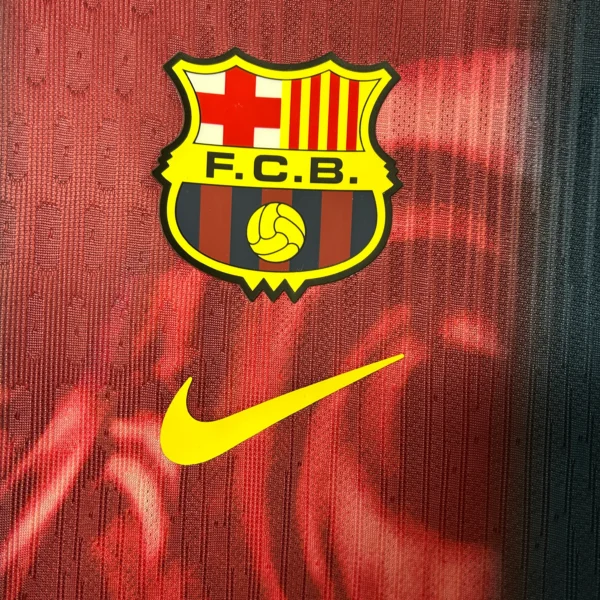 Maglia Travis Scott x FC Barcelona 2025-2026 stemma