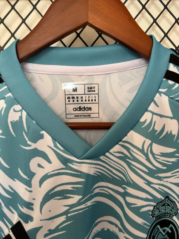 Maglia Vikingo Real Madrid 2025-2026 collo