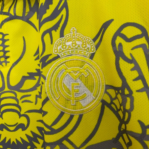 Maglia gialla Real Madrid 2025-2026 dragon stemma
