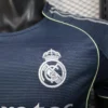 Maglia nera Real Madrid 2025-2026 stemma
