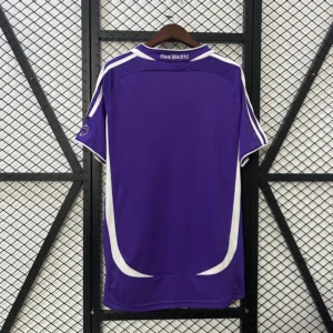 Maglia retrò Real Madrid viola 2006-2007 con numero