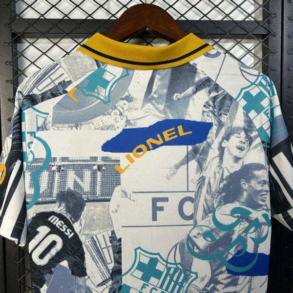 Maglia FC Barcelona Ronaldinho 2025-2026 collo anteriore