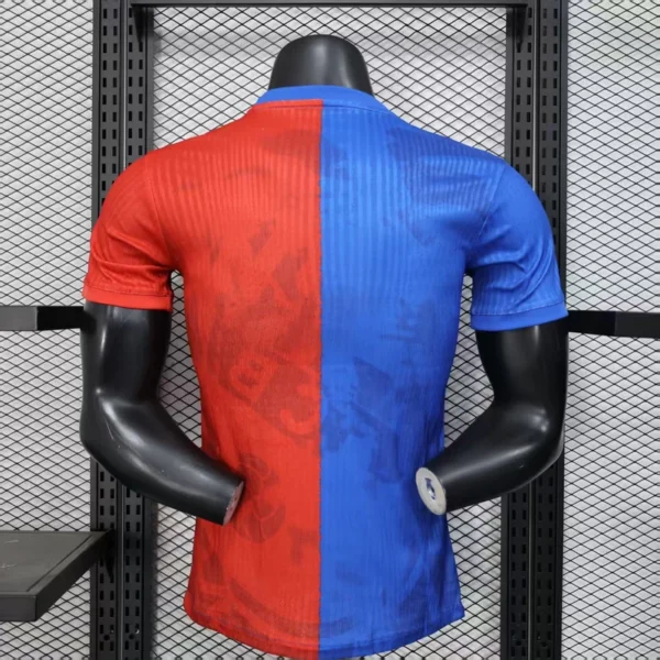 Maglia FC Barcelona blu/rossa 2025-2026 con numero