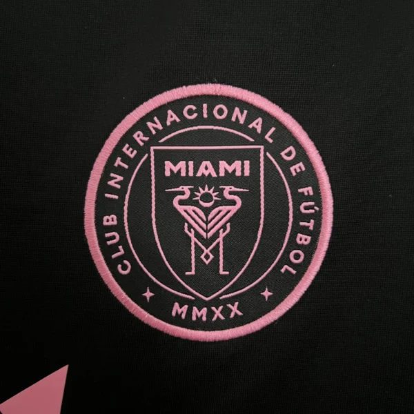 Maglia Inter Miami Messi 2025-2026 stemma