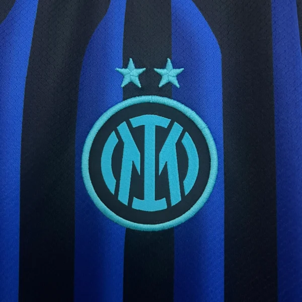 Maglia Inter Milano Lautaro 2025-2026 stemma