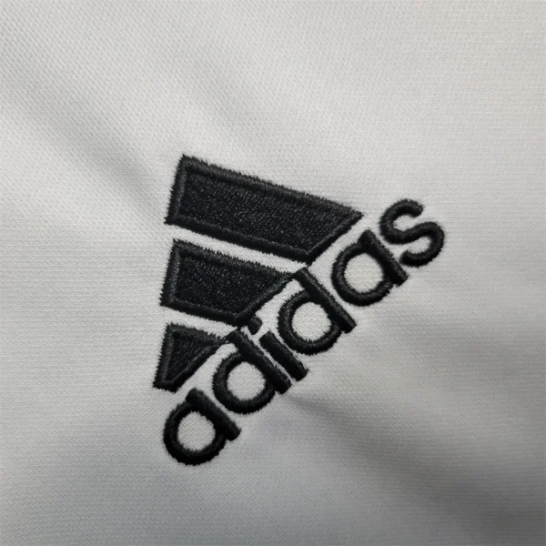 Maglia Juventus Ronaldo 2019-2020 stemma