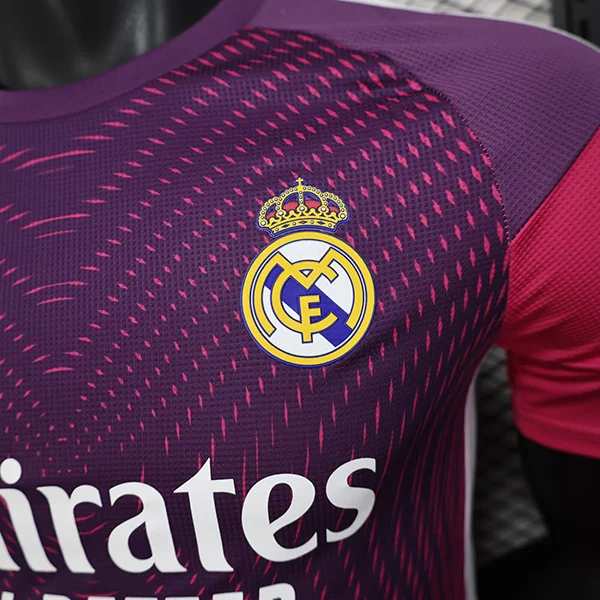 Maglia Viola Real Madrid 2025-2026 stemma