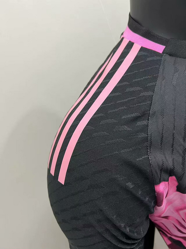 Maglia Real Madrid 2025-2026 Serpente rosa spalla