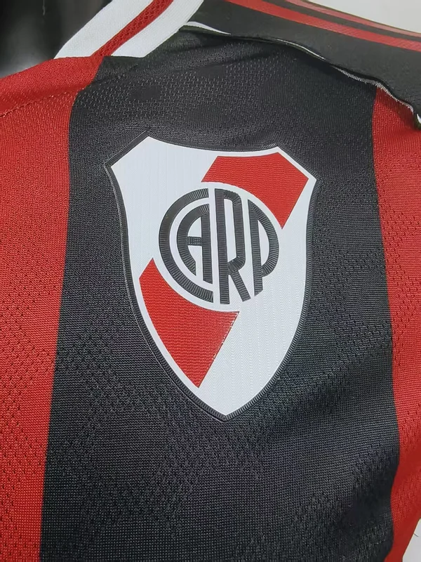 Maglia River Plate rosso/nero 2025-2026 stemma