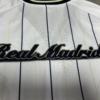 Camiseta blanca retro Real Madrid US Pack 2025 cuello anterior