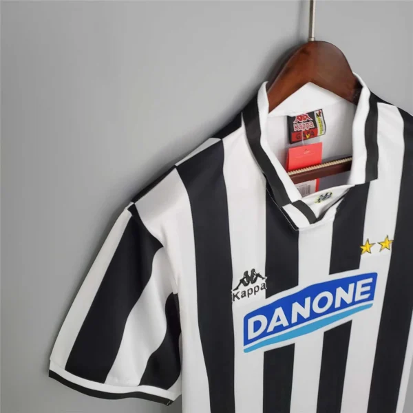 Maglia retro Juventus 1994-1995 Danone spalla