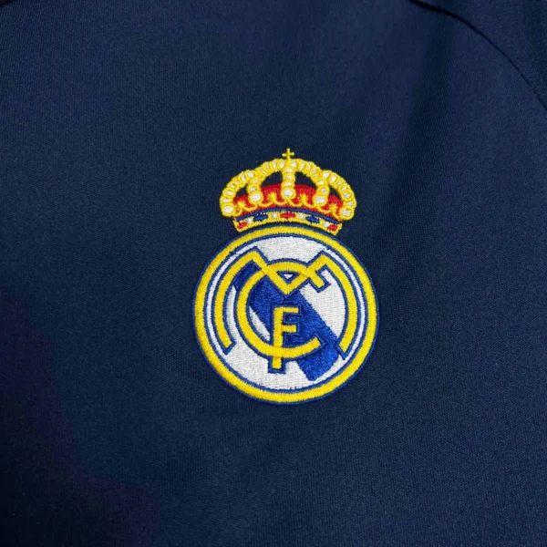 Maglia retrò Real Madrid Blu 2005-2006 stemma