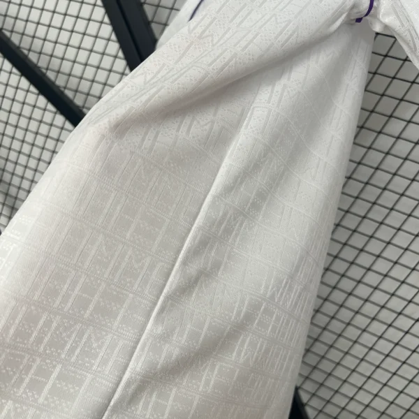 Maglia retrò Real Madrid Bianca 1990-1992 lato