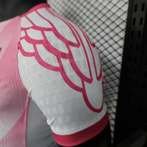 Maglia rosa FC Barcellona 2025-2026 spalla 1