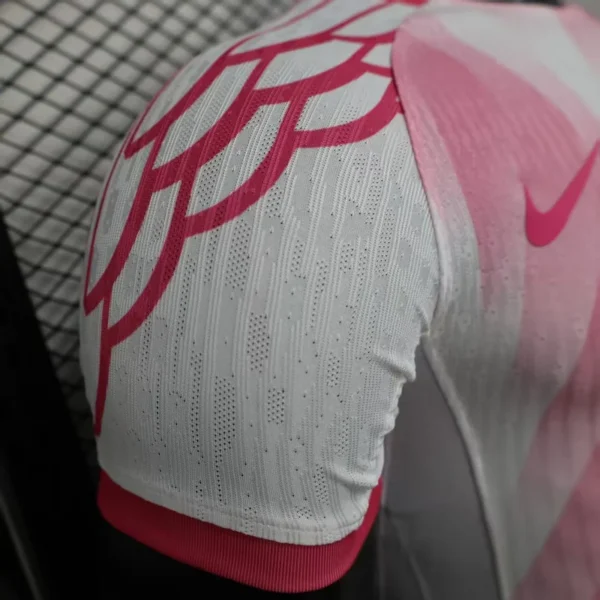 Maglia rosa FC Barcellona 2025-2026 spalla